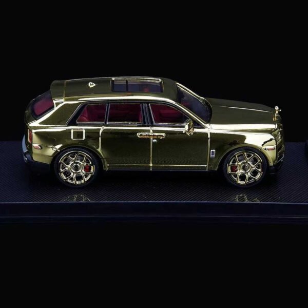 SC Art 1:64  Rolls-Royce Phantom VIII - Cullinan - Gold Chrome