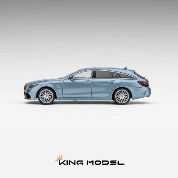 King Model 1:64 Benz CLS63 AMG - Ice Blue