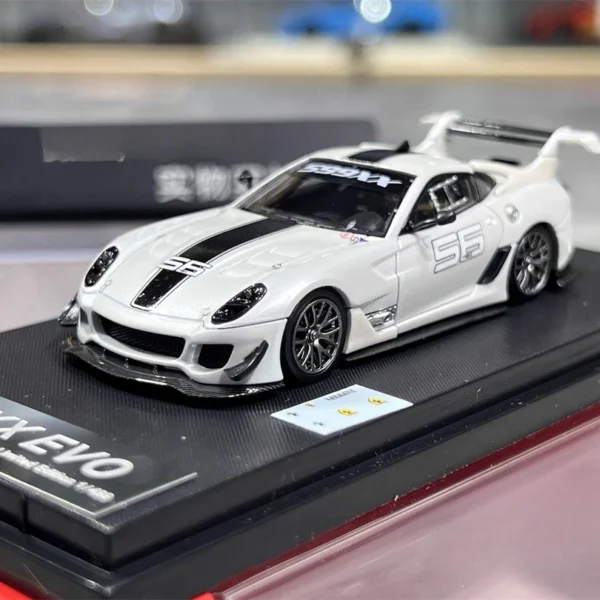 LS Model 1:64 Ferrari 599XX - White 56