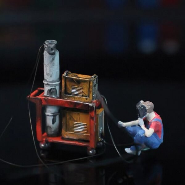 Diorama Accessory 1:64 Welding Man