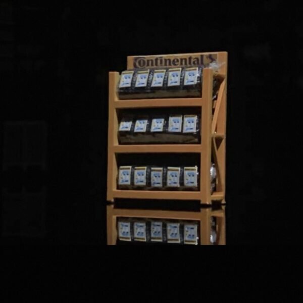 Diorama Accessory 1:64  Tire Rack - Continental