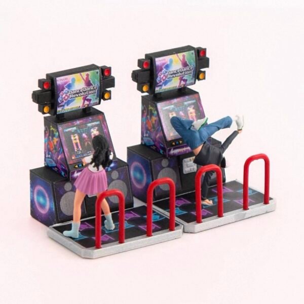 Dance Dance Revolution Figure Set 1:64. (1 machine + 2 figures)