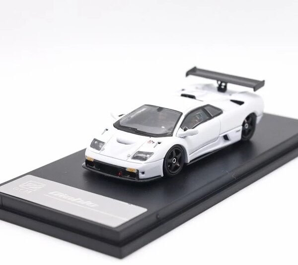 DCM 1:64 Diablo GT-R White