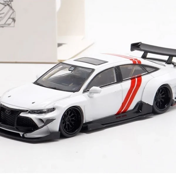 LMF 1:64 Toyota Avalon Concept White