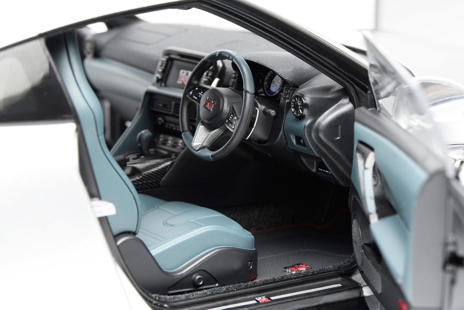 mmexport1765911240310