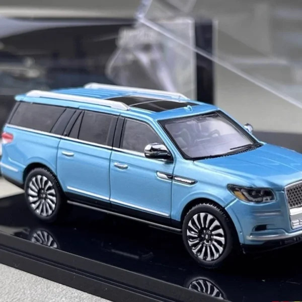 Shadow 1:64 Lincoln Green Navigator L SUV 602 Blue