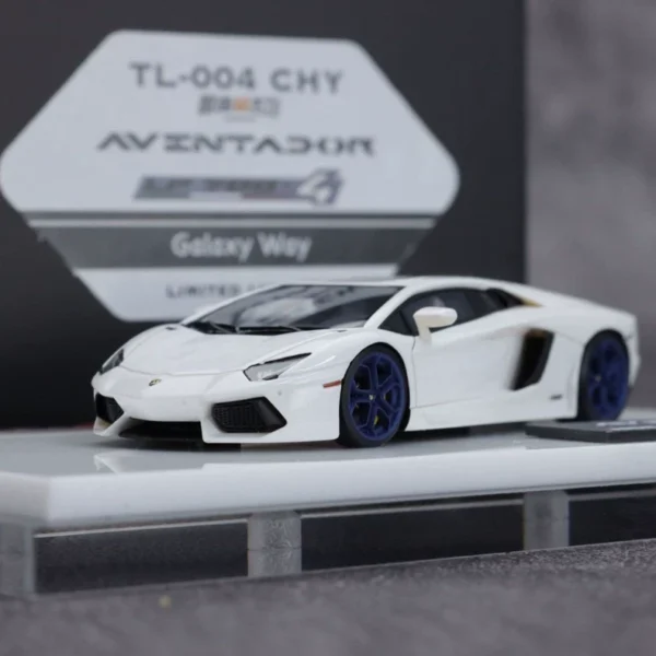 Tardis 1:64 Lamborghini Aventador LP700 White - Resin
