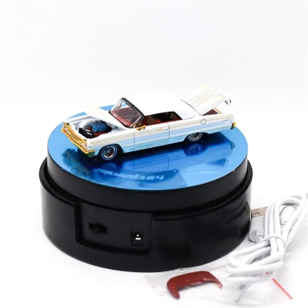 Fine Works 1:64 Chevrolet Impala West Coast Bouncing Metallic Platinum Luxury Version