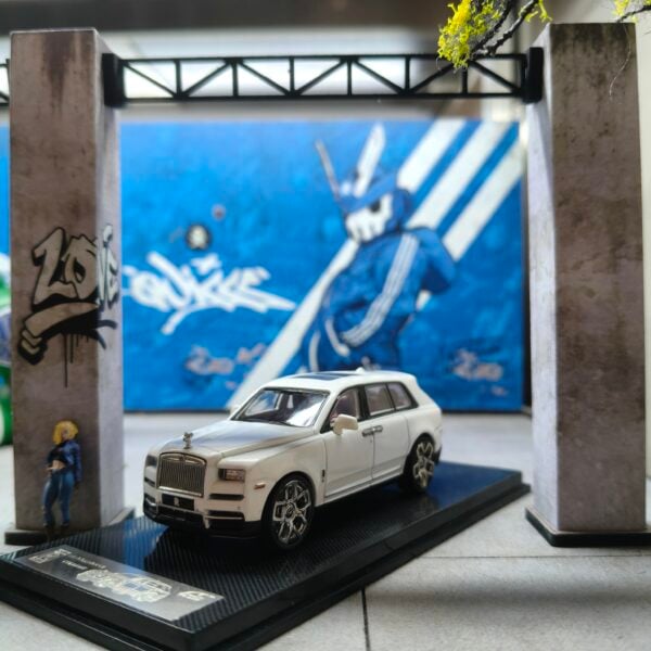 SC Art 1:64 Rolls-Royce Phantom VIII – Cullinan – Pearl White