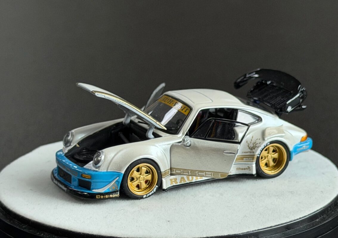 PRE-ORDER) PGM 1:64 RWB 930 Matte White, Deluxe Version - Pablos