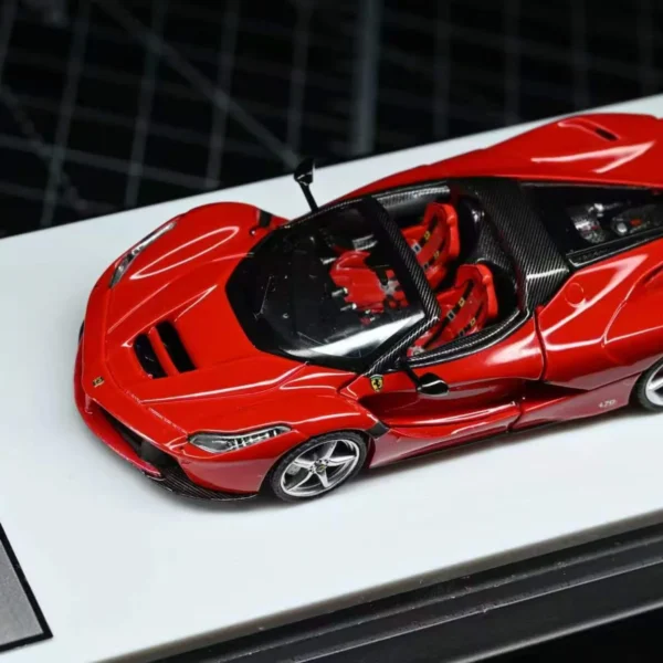 Street Buster 1:64 Ferrari F150 Rosso Corsa with Rosso Interior Aperta