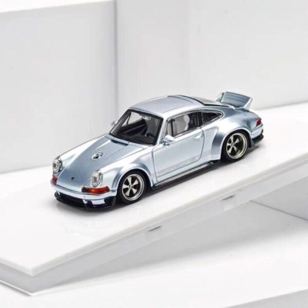 Zincit Model 1:64 Singer 911 964 DLS Ice Blue