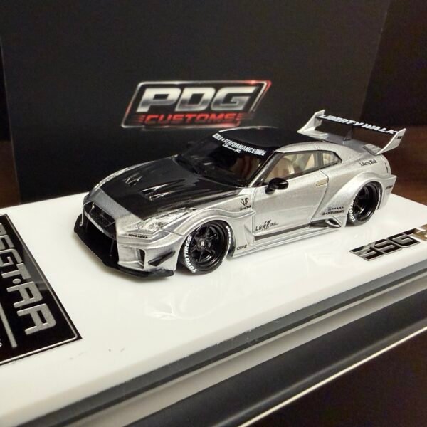 PDG Customs 1:64 Nissan 35 GT-RR LBWK, Silver - Resin Mode