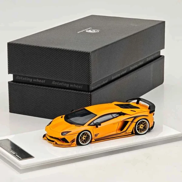 Rotating Wheel 1:64 Aventador S Rowen Supercar Yellow