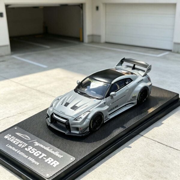Model Collect MC 1:64 GT-R R35 2020 LB-Silhouette Works GT 35GT-RR (3.0) Combat Grey