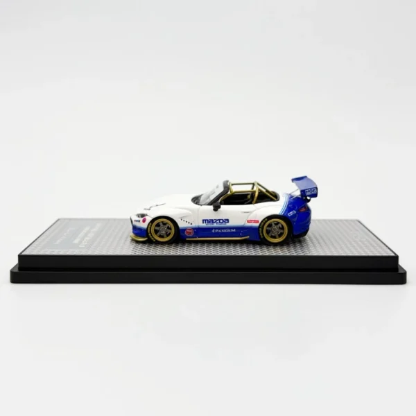 Inno64 1:64 Mazda MX-5 ND Miata Pandem Rocket Bunny V1.0