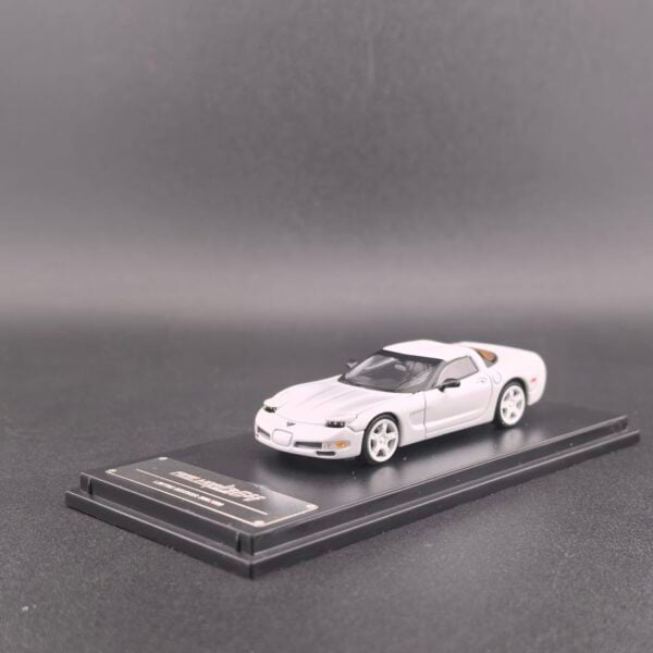 Fine Works 1:64 Corvette C5 Pearl White