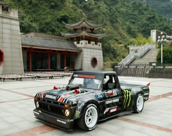 Street Weapon SW 1:64 1977 F-150 Hoonitruck White Wheel