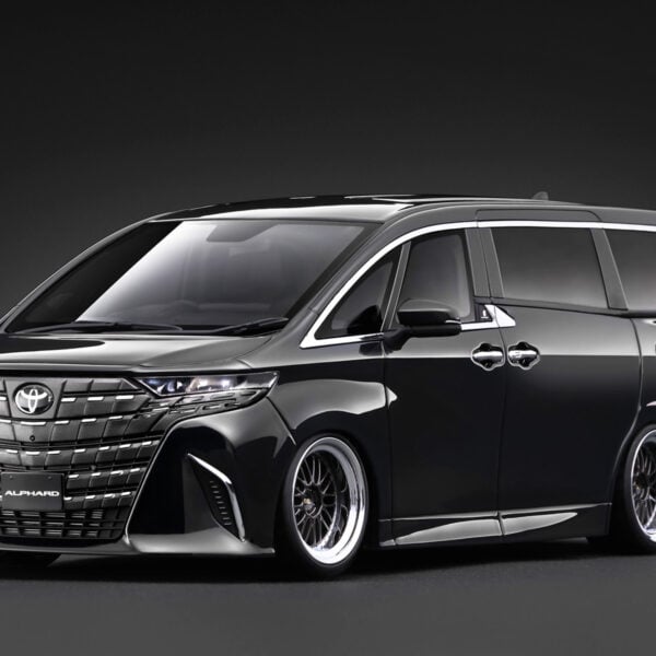 (Pre-Order) Ignition Model 1:18 Toyota ALPHARD Z H40W Black. Ends October 26th. Please Read Details!!