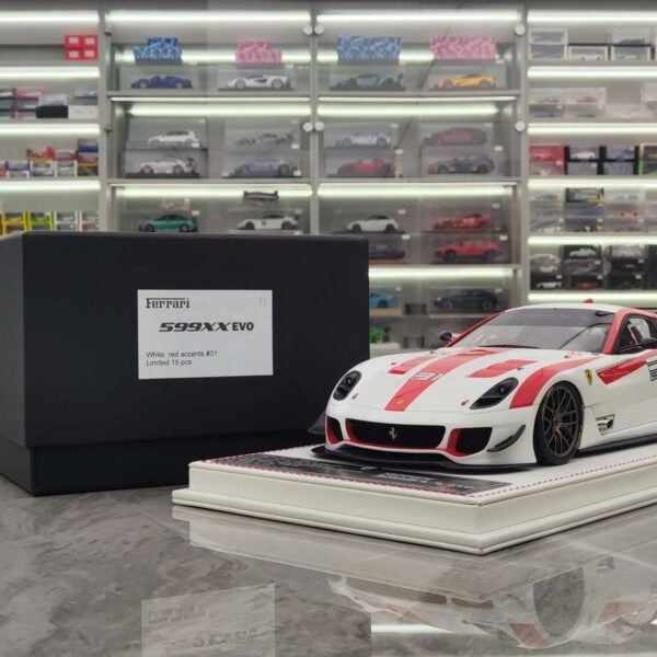 DG 1:18 Ferrari 5 99 EVO #31 Red / White - Resin Model