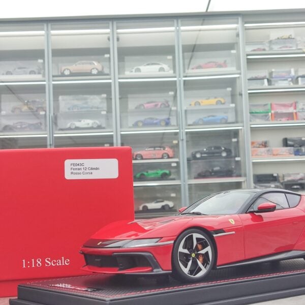 MR 1:18 Ferrari 12 Cilindri Standard Red - Resin Model