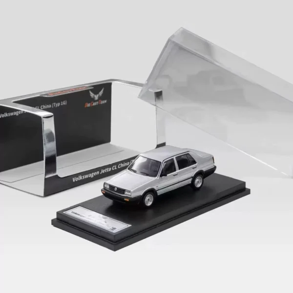 DCT 1:64 Volkswagen Jetta Typ 1G Silver