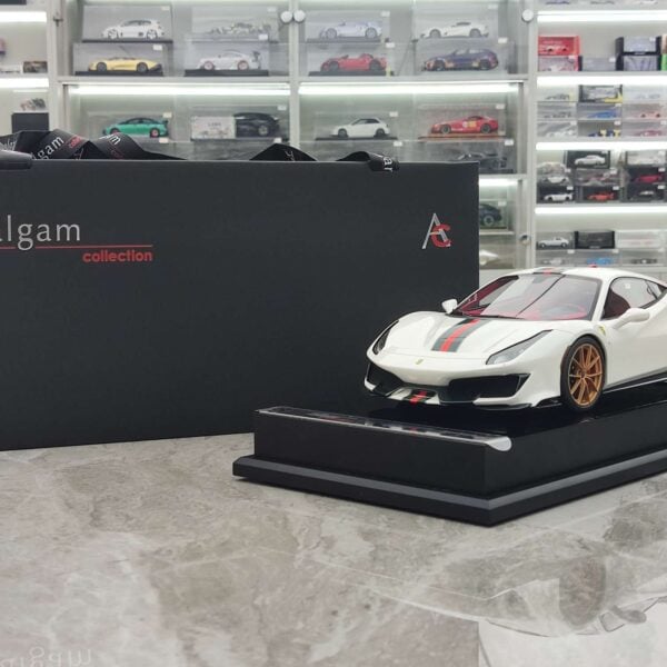 Amalgam 1:18 Ferrari 488 Pista Gucci White