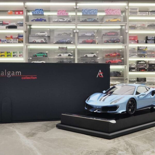 Amalgam 1:18 Ferrari 488 PISTA Ice Blue - Resin Model