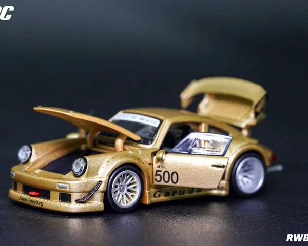 TPC 1:64 RWB 930 Gold