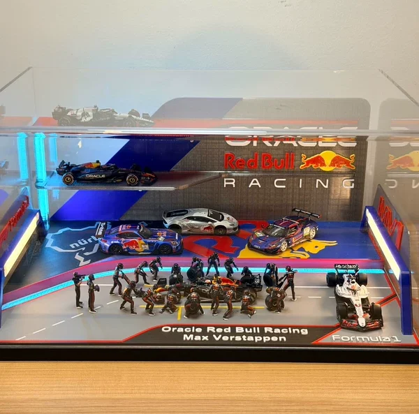 Pablo’s Diecast Garage Exclusives - Red Bull Racing F1 Verstappen Display with LED lights for 1:64 cars. SPECIAL ORDER! READ DESCRIPTION!